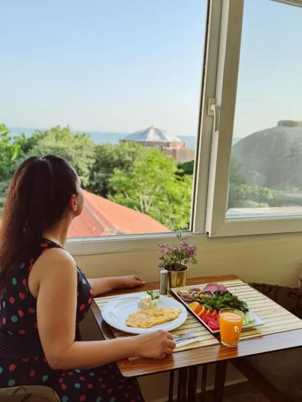 BACHOS HOTEL SULTANAHMET sea view terrace 6